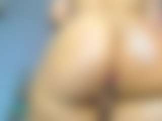 Live cam show with Vaiolett Coleman - Latina Teen (18+) on Uber Horny | colombia