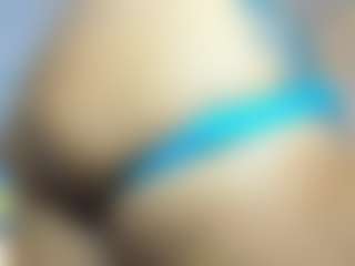 Live cam show with Vaiolett Coleman - Squirt Toys on livesuperchat.net