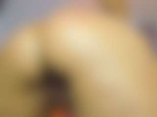 Live cam show with Vaiolett Coleman - Bedroom Lovense on madthumbs