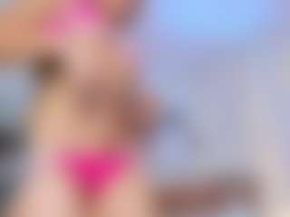Live cam show with Vaiolett Coleman - Squirt on Camsoda