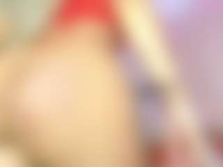 Live cam show with Vaiolett Coleman - Gagging on Camsoda