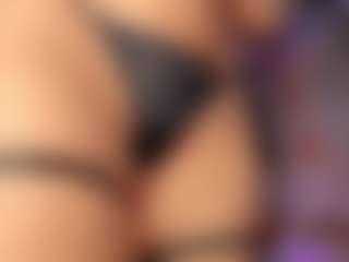 Live cam show with Vaiolett Coleman - Shaved Pussy Teen (18+) on Camsoda