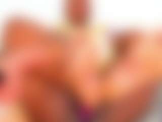 Live cam show with Whitney wells - Public on madthumbs