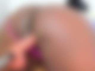 Live cam show with Whitney wells - Shaved on Camsoda