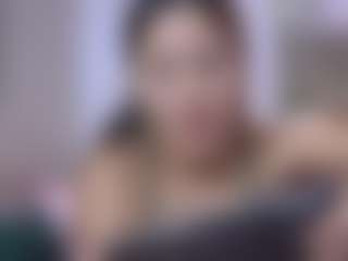 Live cam show with Isabella Spring - Blonde Hair on CamwithHer
