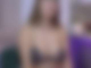 Live cam show with Isabella Spring - Oil on 1on1-livenow