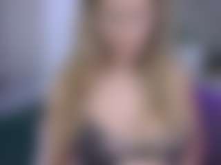 Live cam show with Isabella Spring - Handjob on CamClone