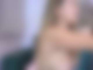 Live cam show with Isabella Spring - Blonde Hair on Cam Slut
