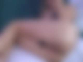 Live cam show with Isabella Spring - Double Penetration on realtime-chat