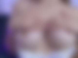 Isabella Spring's Live Sex Cam Show