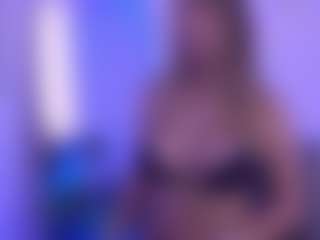 Isabella Spring's Live Sex Cam Show