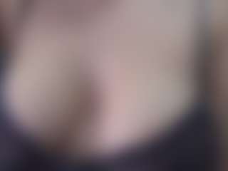 Isabella Spring's Live Sex Cam Show