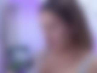 Live cam show with Isabella Spring - Skinny on dropp.cam