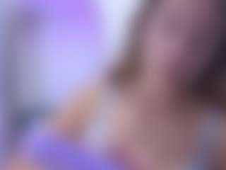 Live cam show with Isabella Spring - Double Penetration on live18s.com