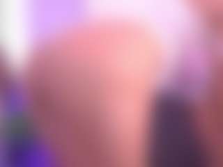 Live cam show with Isabella Spring - Young Adult on Camsoda