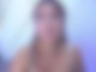 Live cam show with Isabella Spring - Skinny on Camsoda
