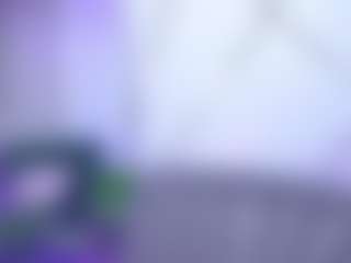 Live cam show with Isabella Spring - Blonde Hair on Latina Girls