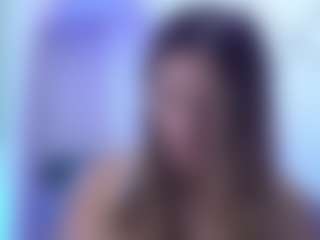 Live cam show with Isabella Spring - Deepthroat on Camsoda