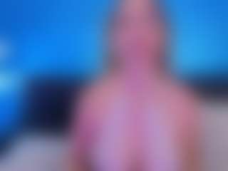 Bella Marie MILF webcam performer live streaming