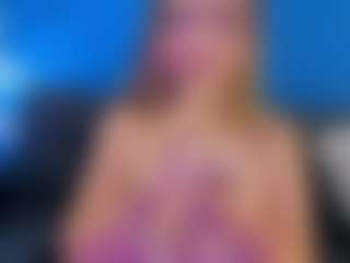 Live cam show with Bella Marie - Bikini on Hubzter Live