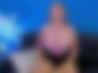 Live cam show with Bella Marie - Handjob on Cam Slut