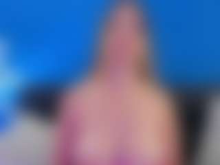 Live cam show with Bella Marie - Blowjob on Free Soda