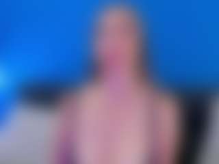Live cam show with Bella Marie - Middle Aged on Mixed Magazine Live