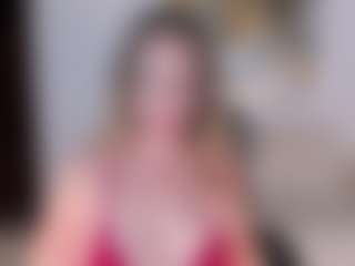 Bella Marie MILF webcam performer live streaming