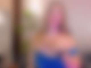 Live cam show with Bella Marie - Petite MILF on Camsoda