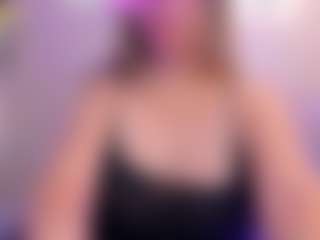 Live cam show with Bella Marie - Bedroom on StripNow