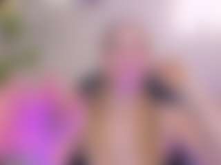 Live cam show with Bella Marie - Fingering on Camsoda
