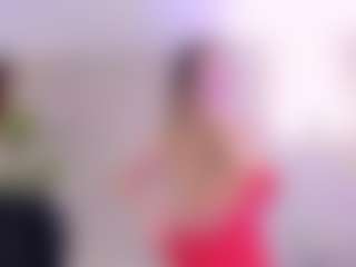 Live cam show with Bella Marie - Skinny on Camsoda
