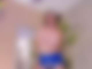 Live cam show with Bella Marie - Cosplay Curvy on SmokeAndPoke