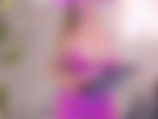 Live cam show with Bella Marie - Blonde Hair Petite on StripNow