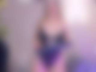 Live cam show with Bella Marie - Blonde Hair on Camsoda