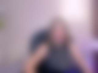 Live cam show with Bella Marie - Blonde Hair MILF on Camversity