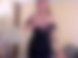 Live cam show with Bella Marie - Amateur MILF on Milfs Live