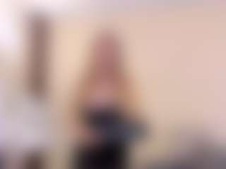Live cam show with Bella Marie - Living Room on slutload