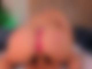 Live cam show with Kyla Morrison - Oil on Fapmatic.com