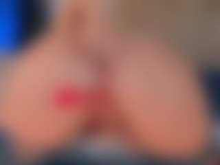 Kyla Morrison MILF webcam performer live streaming