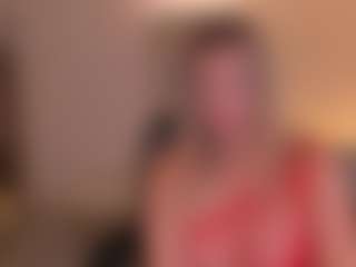 Kyla Morrison MILF webcam performer live streaming