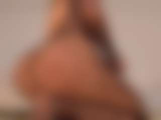 Live cam show with Kyla Morrison - Oil on SinfulBabes