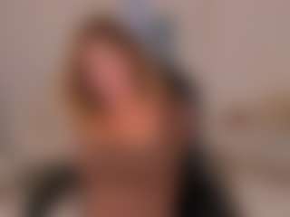 Kyla Morrison MILF webcam performer live streaming