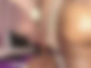 hallybans's Live Sex Cam Show