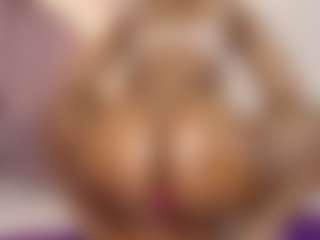 hallybans's Live Sex Cam Show