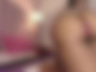 Live cam show with hallybans - Black Petite on Livezox