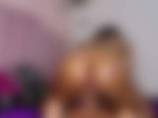 Spettacolo in cam dal vivo con hallybans - Bedroom Ebony su Camsoda