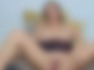 Live cam show with Anastasia - Gamer Blonde Hair on Hubzter Live