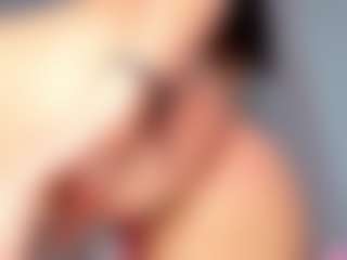 Live cam show with April Adamson - Sexwebcam BBW on AdultVida.com