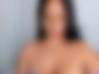 Live cam show with April Adamson - Mature MILF on Chatstar